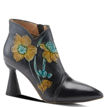 L'ARTISTE SHELLY ANKLE STRAP SANDAL