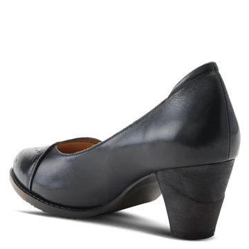 L'ARTISTE EXPERIENCE PUMPS