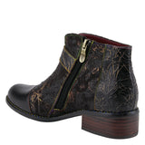 L'ARTISTE GEORGIANA BOOTIE