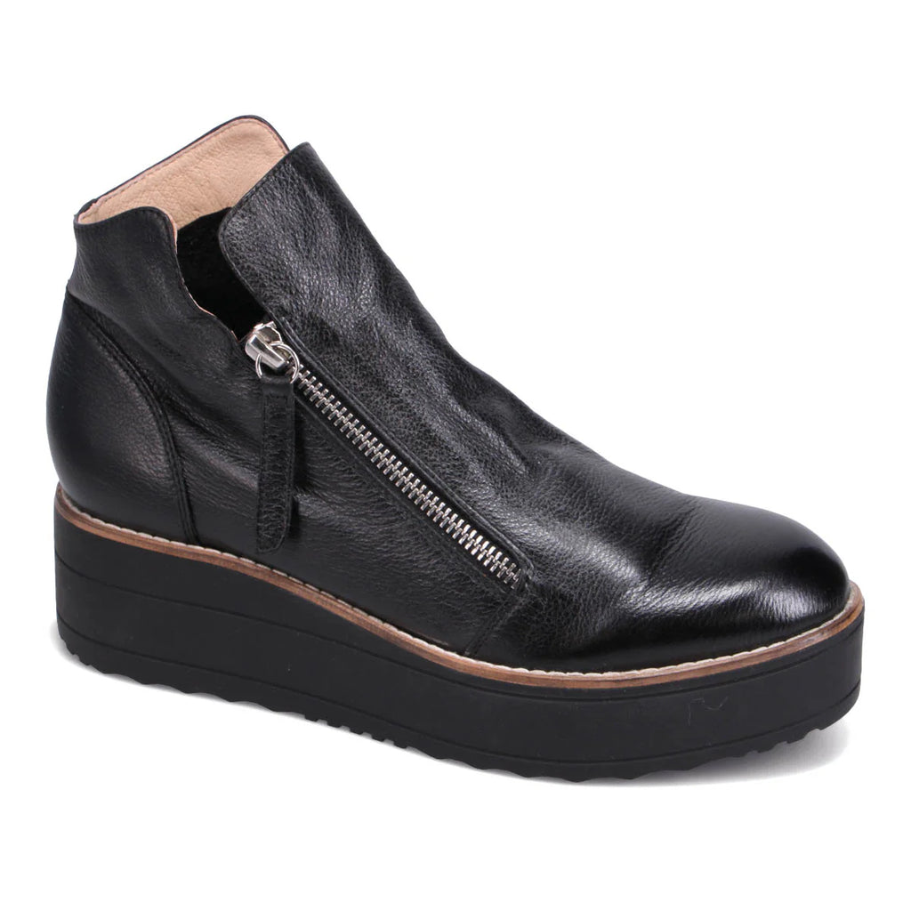 Django & Juliette - Nene Wedge Boot