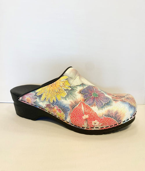 Koina Open Heel Clog - 7450027