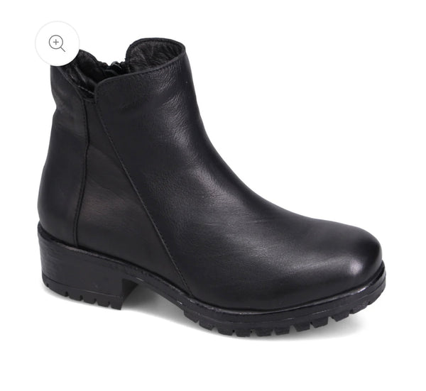 BUENO FAE ANKLE BOOTS
