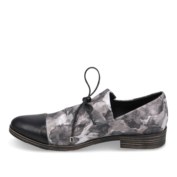 Django & Juliette - Kotty Slip On Shoe