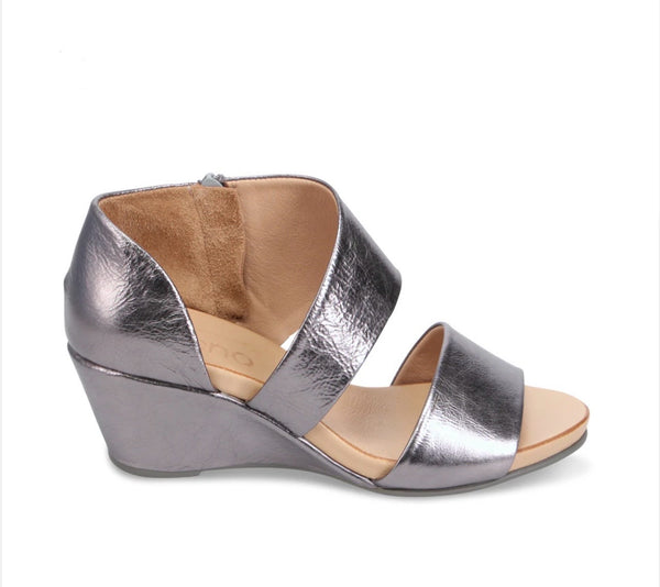 BUENO IYLA WEDGE SANDAL