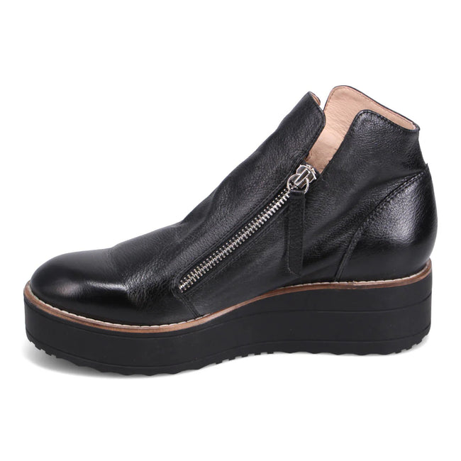 Django & Juliette - Nene Wedge Boot